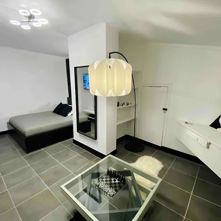 Apollon Apartment